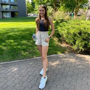 Meet your Posher, Ella